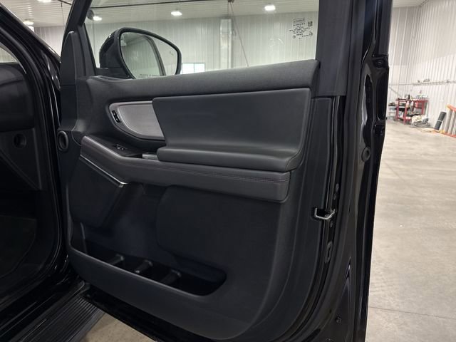 Used 2025 Ford Expedition Active AWD/4WD image 33