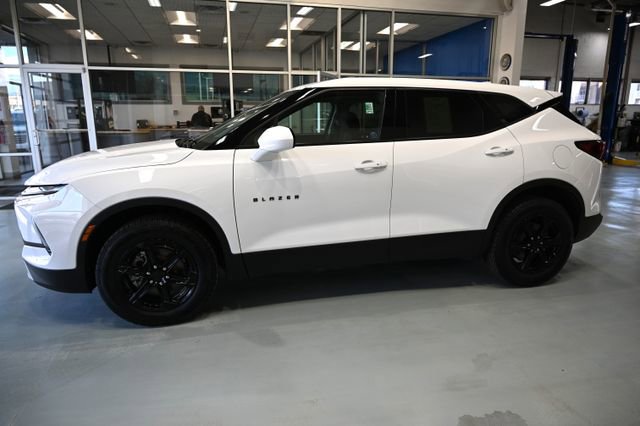 Used 2023 Chevrolet Blazer LT w/ Driver Confidence Package image 7