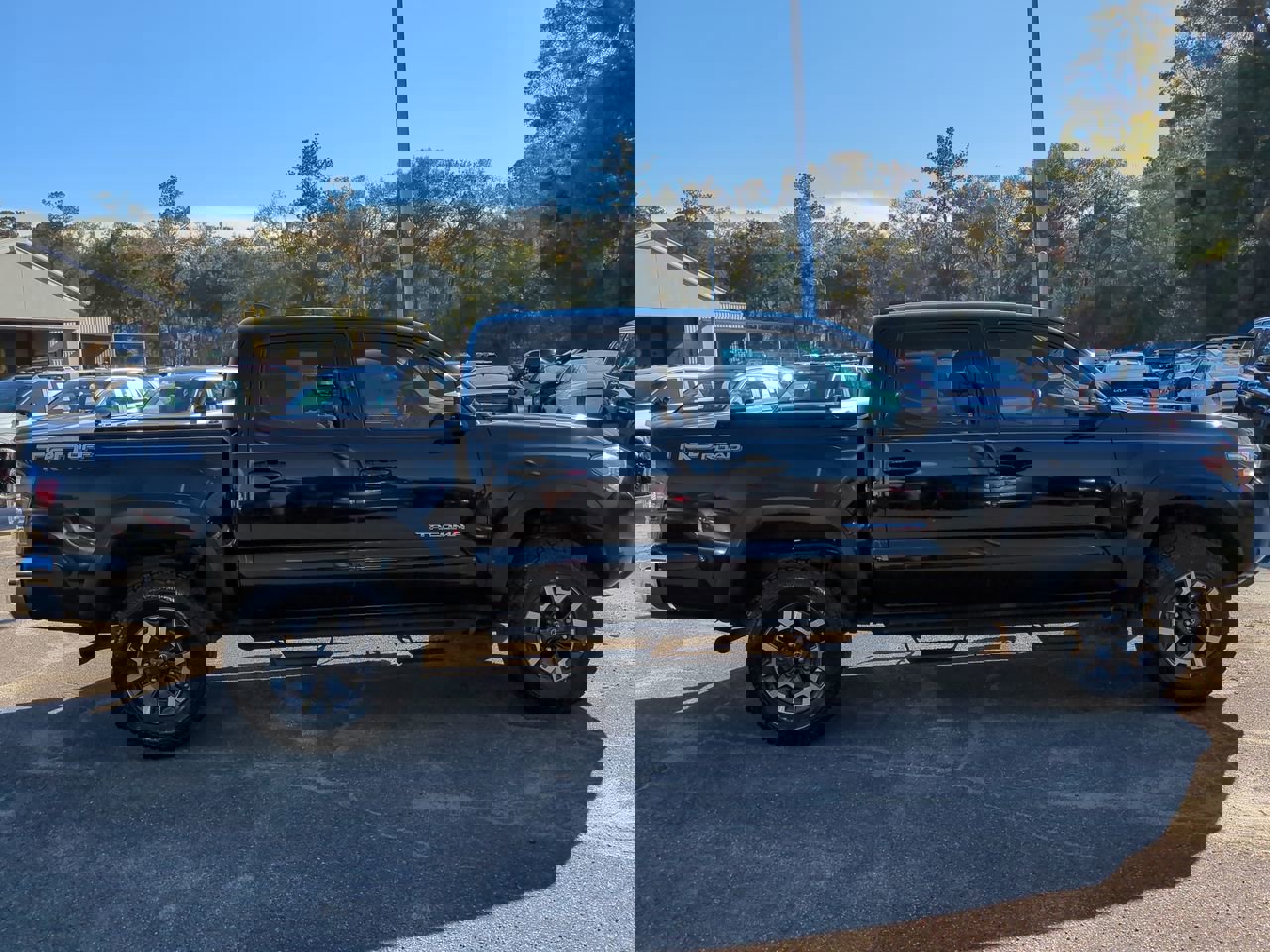 Used 2020 Toyota Tacoma TRD Off-Road image 4