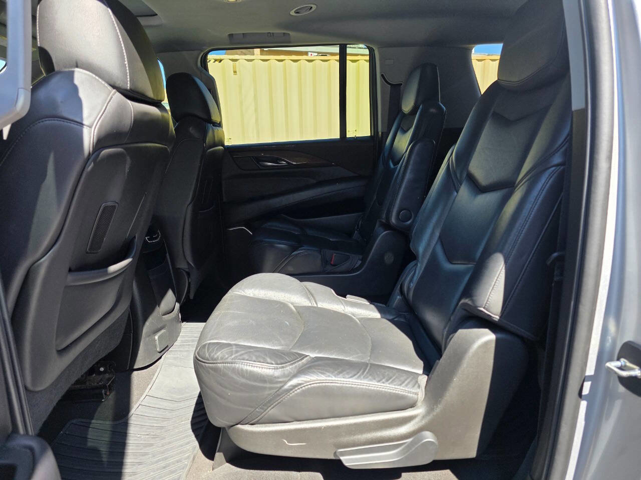Used 2019 Cadillac Escalade ESV Luxury image 37