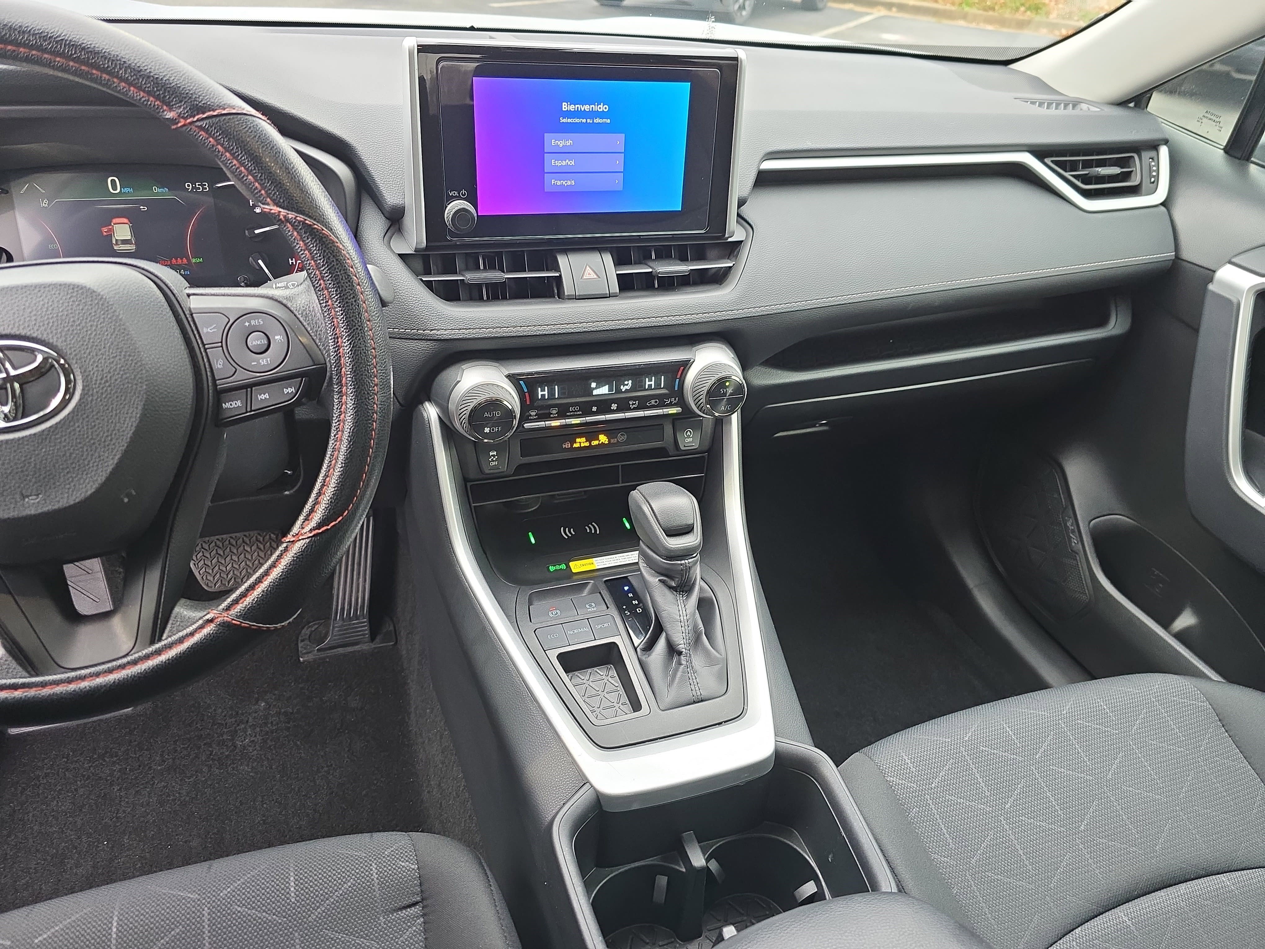 Used 2025 Toyota RAV4 XLE image 21