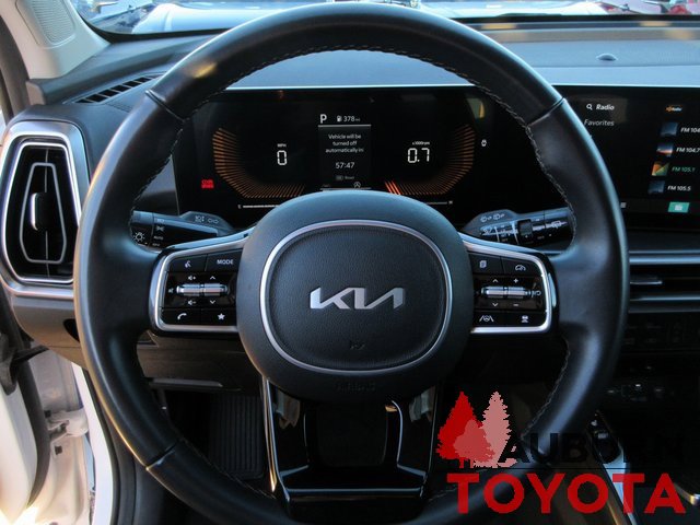 Used 2024 Kia Sorento S image 13