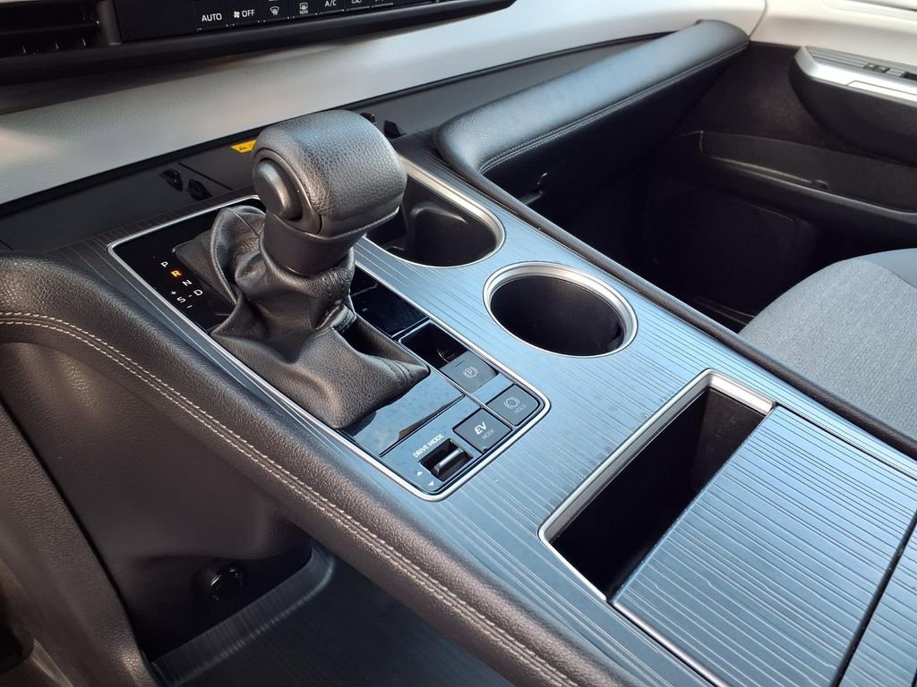 Used 2025 Toyota Sienna LE image 20