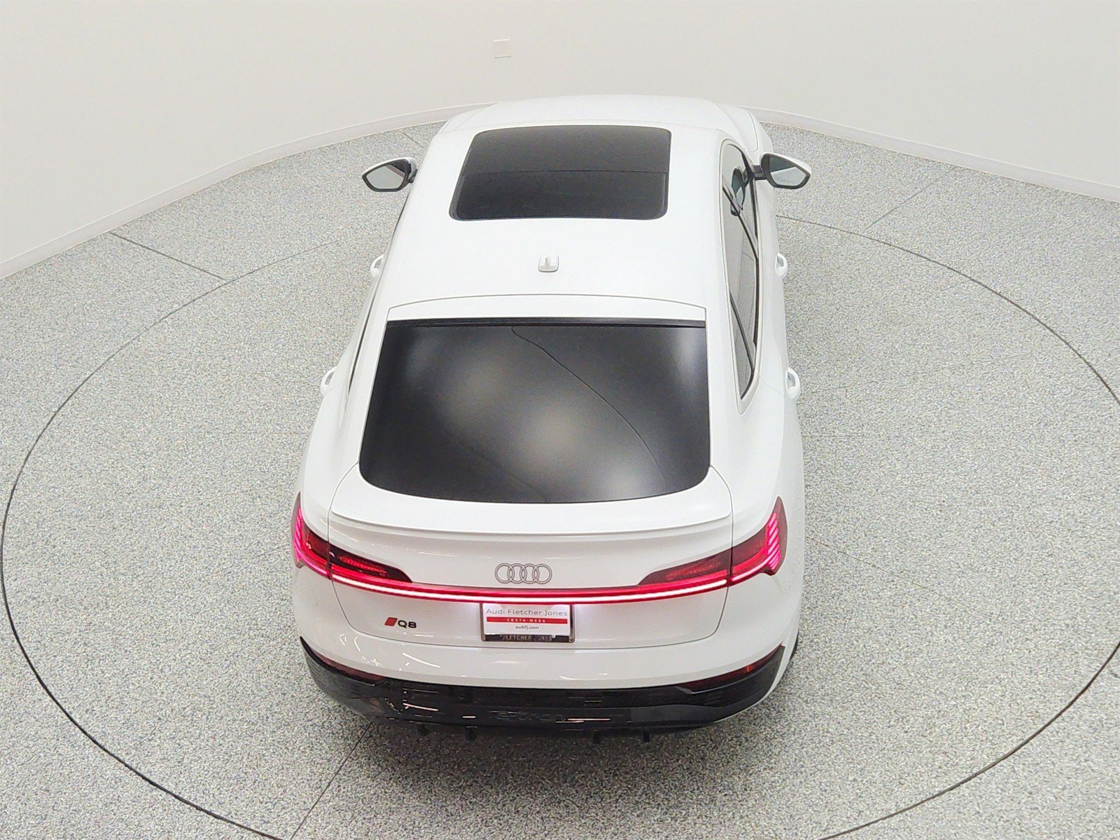 Used 2024 Audi Q8 e-tron Premium Plus w/ Premium Plus Package AWD/4WD image 27