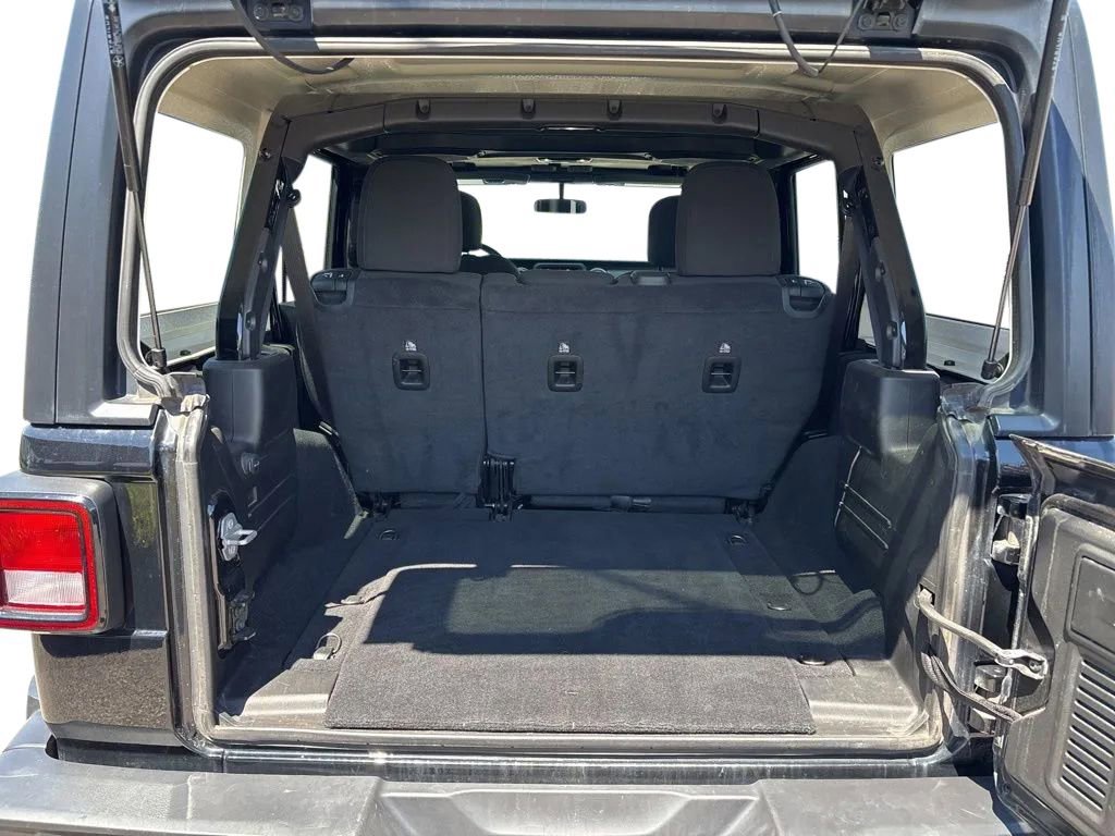 Used 2021 Jeep Wrangler Unlimited Sahara AWD/4WD image 31