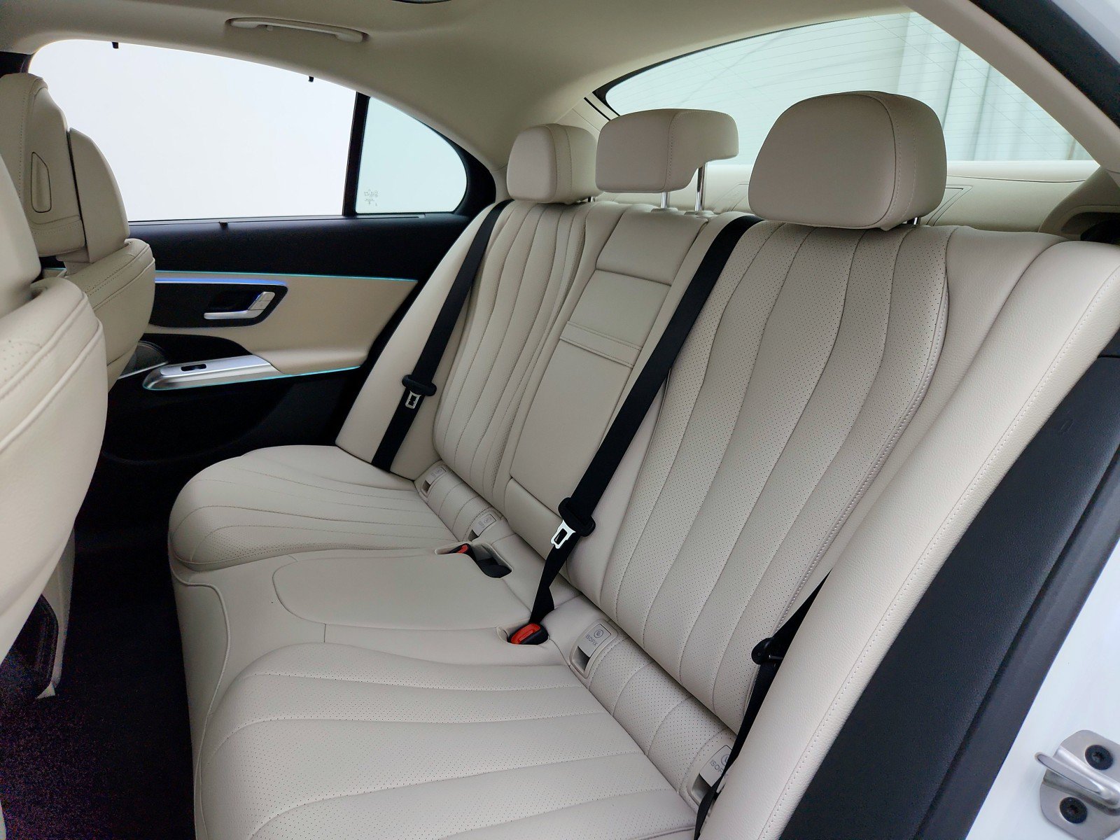New 2026 Mercedes-Benz E 450 4MATIC Sedan image 18