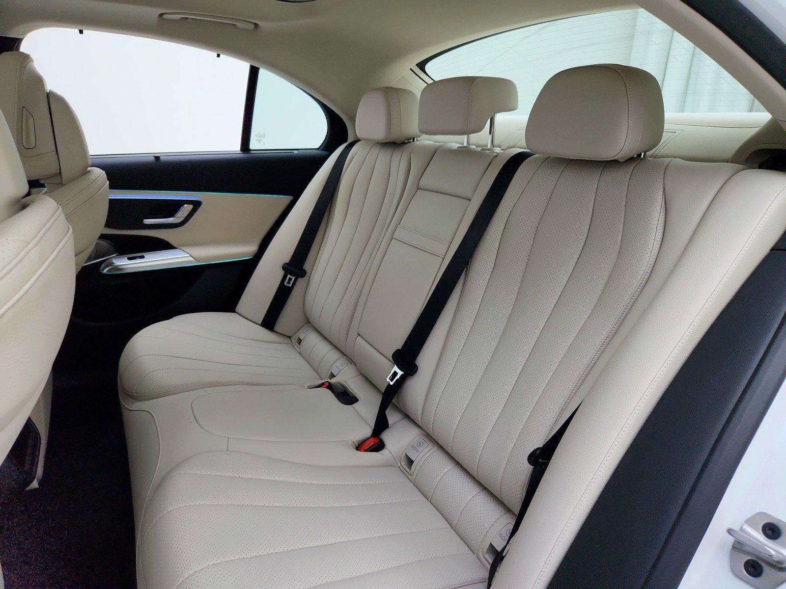 New 2026 Mercedes-Benz E 450 4MATIC Sedan image 18
