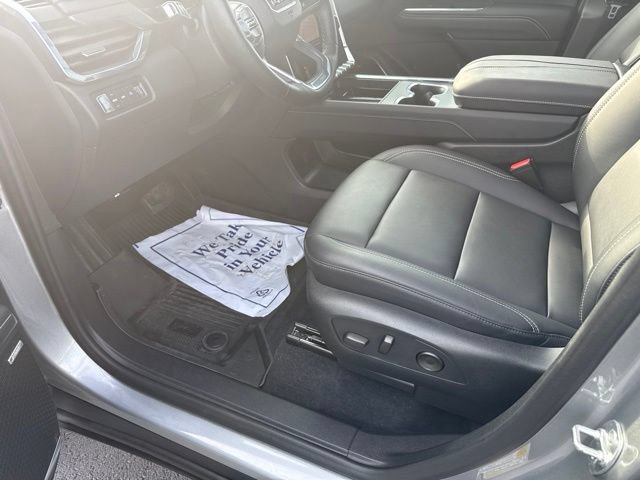 Used 2024 GMC Acadia Elevation w/ Luxury Package AWD/4WD image 7