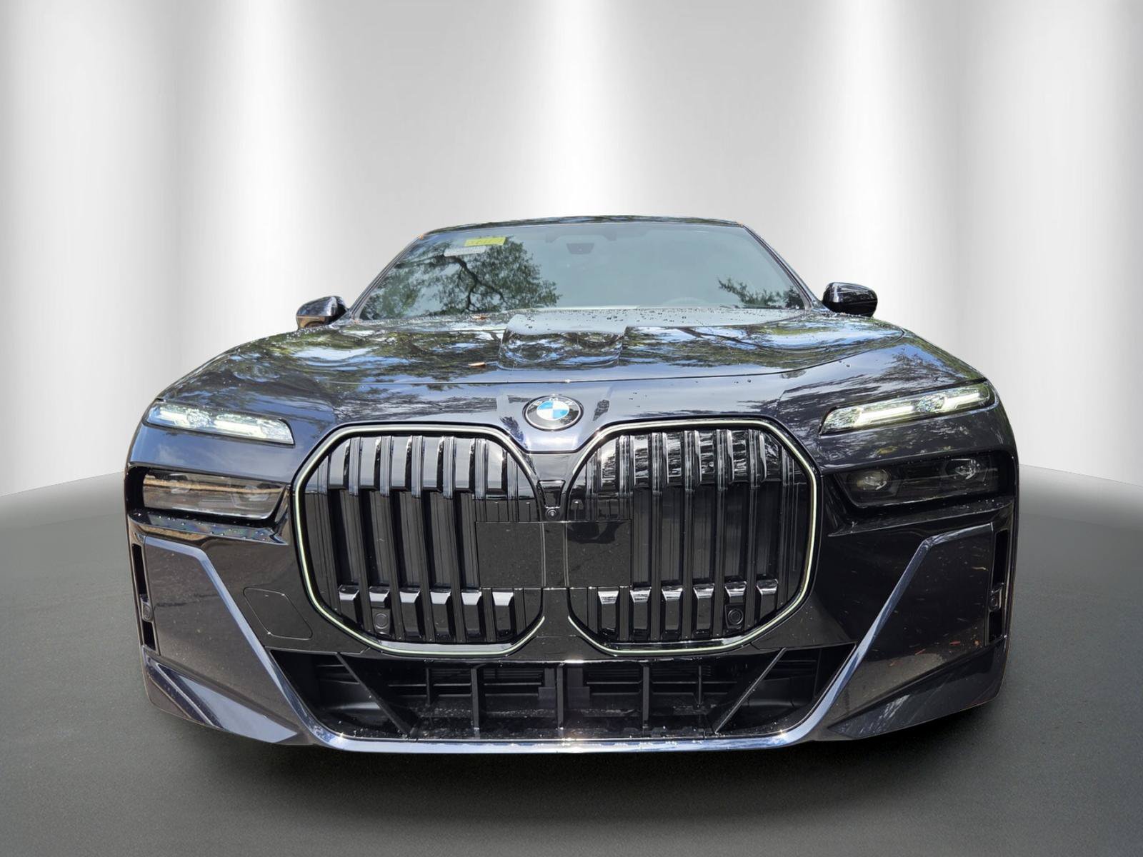 New 2026 BMW 740i xDrive w/ Executive Package AWD/4WD image 2