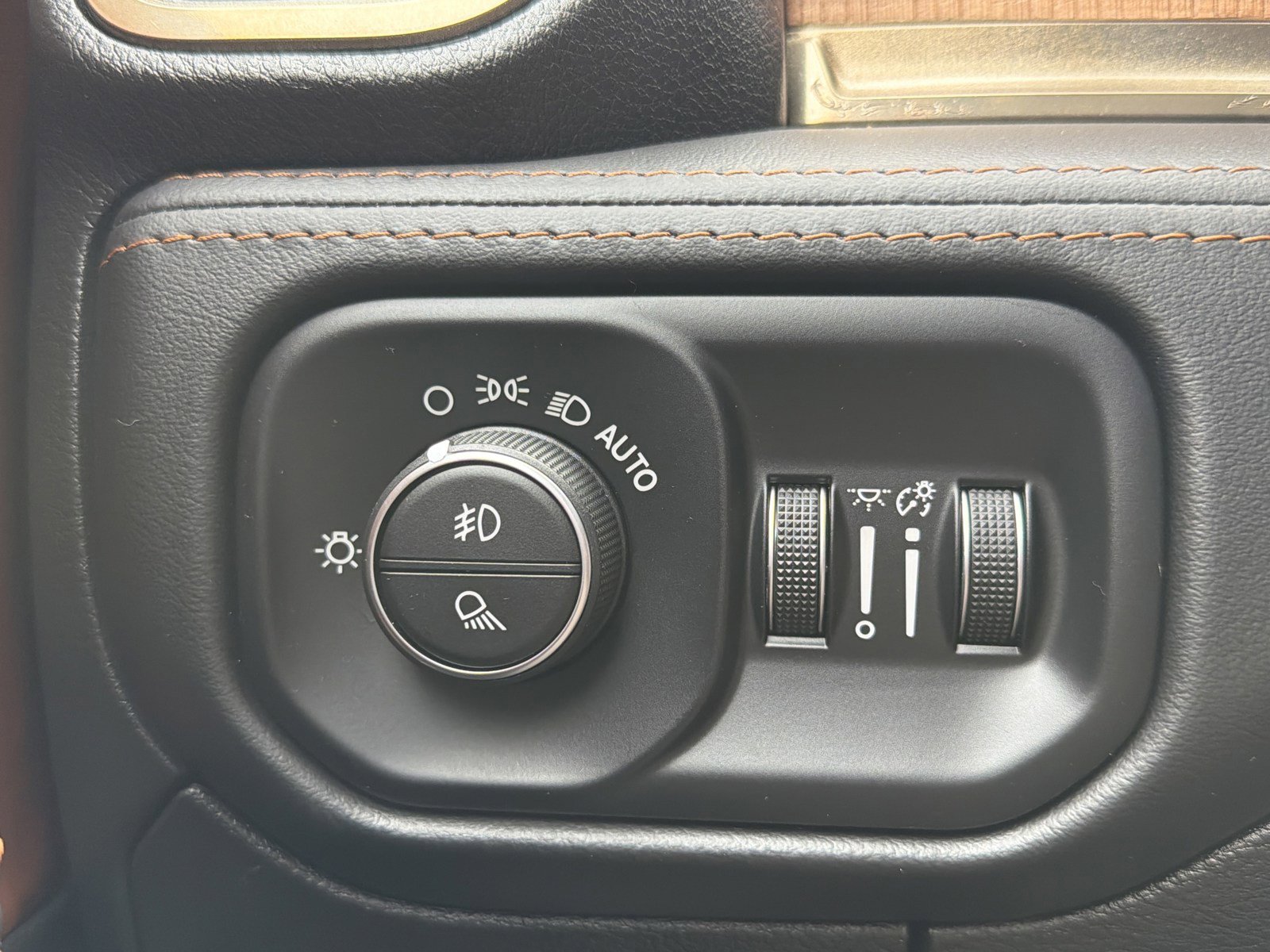 Used 2022 RAM 1500 Limited w/ Body Color Bumper Group image 26