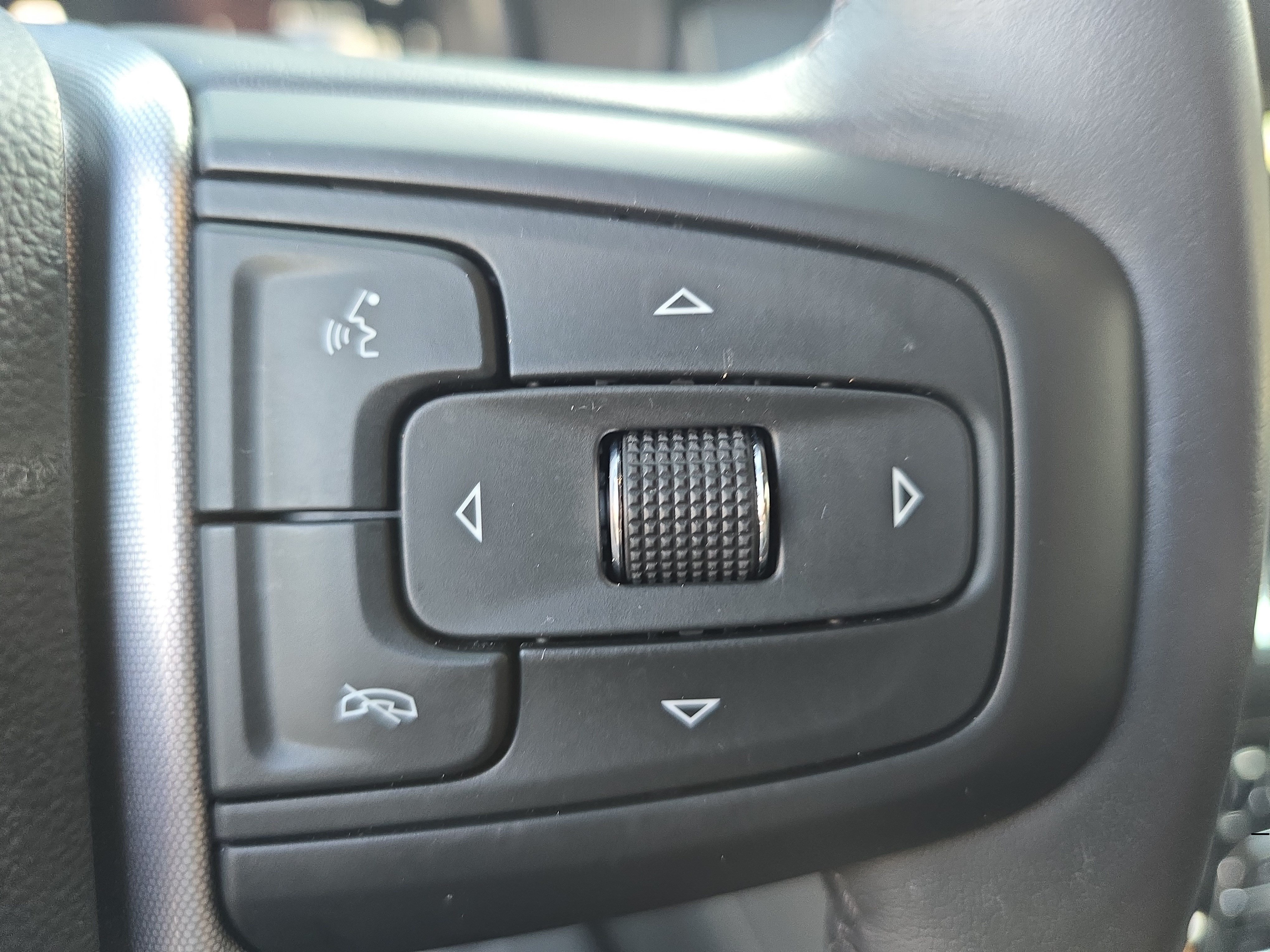 Used 2022 GMC Yukon XL SLT w/ SLT Premium Package AWD/4WD image 19