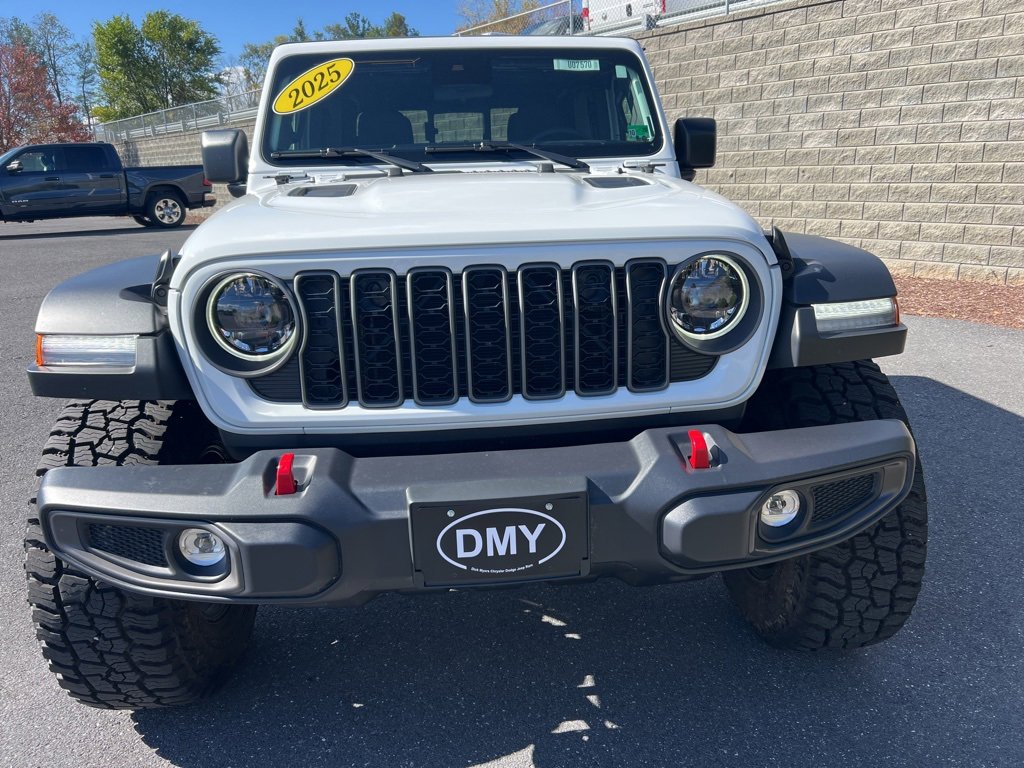 Used 2025 Jeep Gladiator Rubicon w/ Safety Group image 8