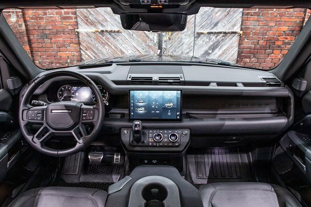 Used 2023 Land Rover Defender 90 X image 26