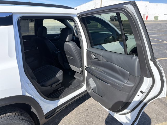 New 2026 Chevrolet Traverse LT image 26