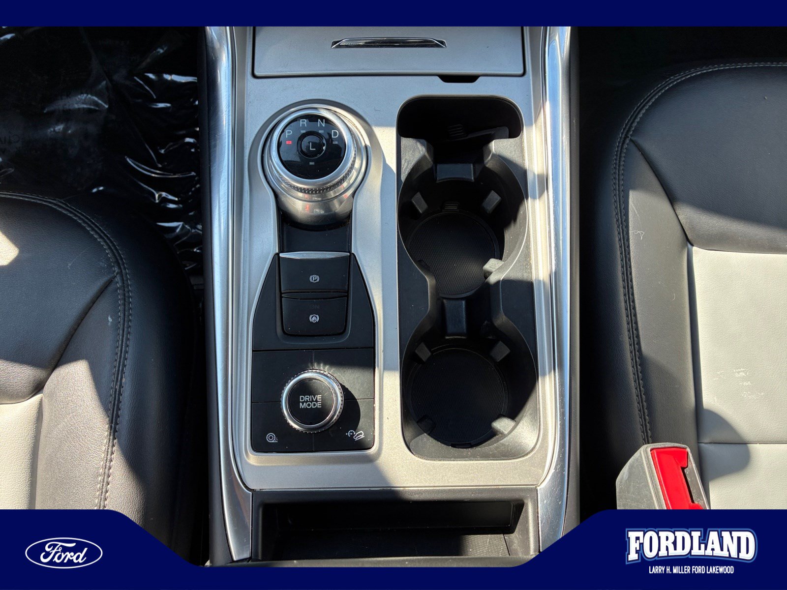 Used 2023 Ford Explorer XLT w/ Equipment Group 202A AWD/4WD image 30