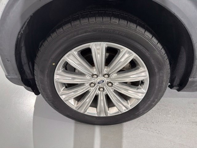 Used 2022 Ford Explorer Platinum w/ Equipment Group 601A AWD/4WD image 4