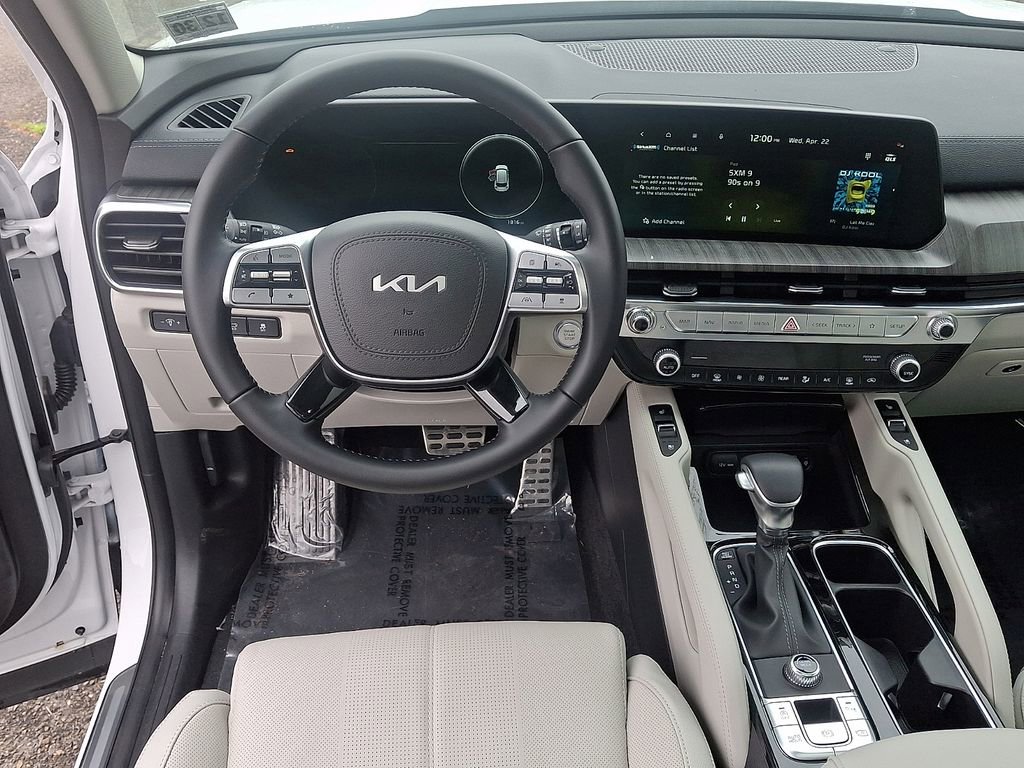 Certified 2025 Kia Telluride SX w/ SX Captain's Chair Package FWD image 12