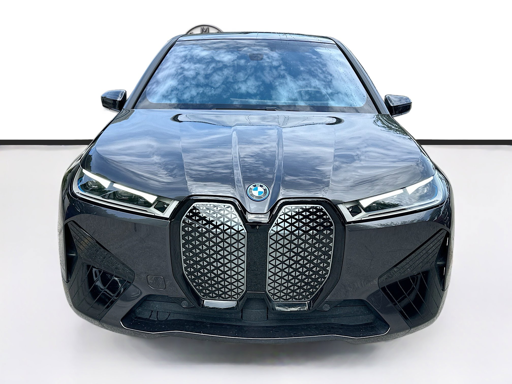 Certified 2024 BMW iX xDrive50 w/ Premium Package AWD/4WD image 2