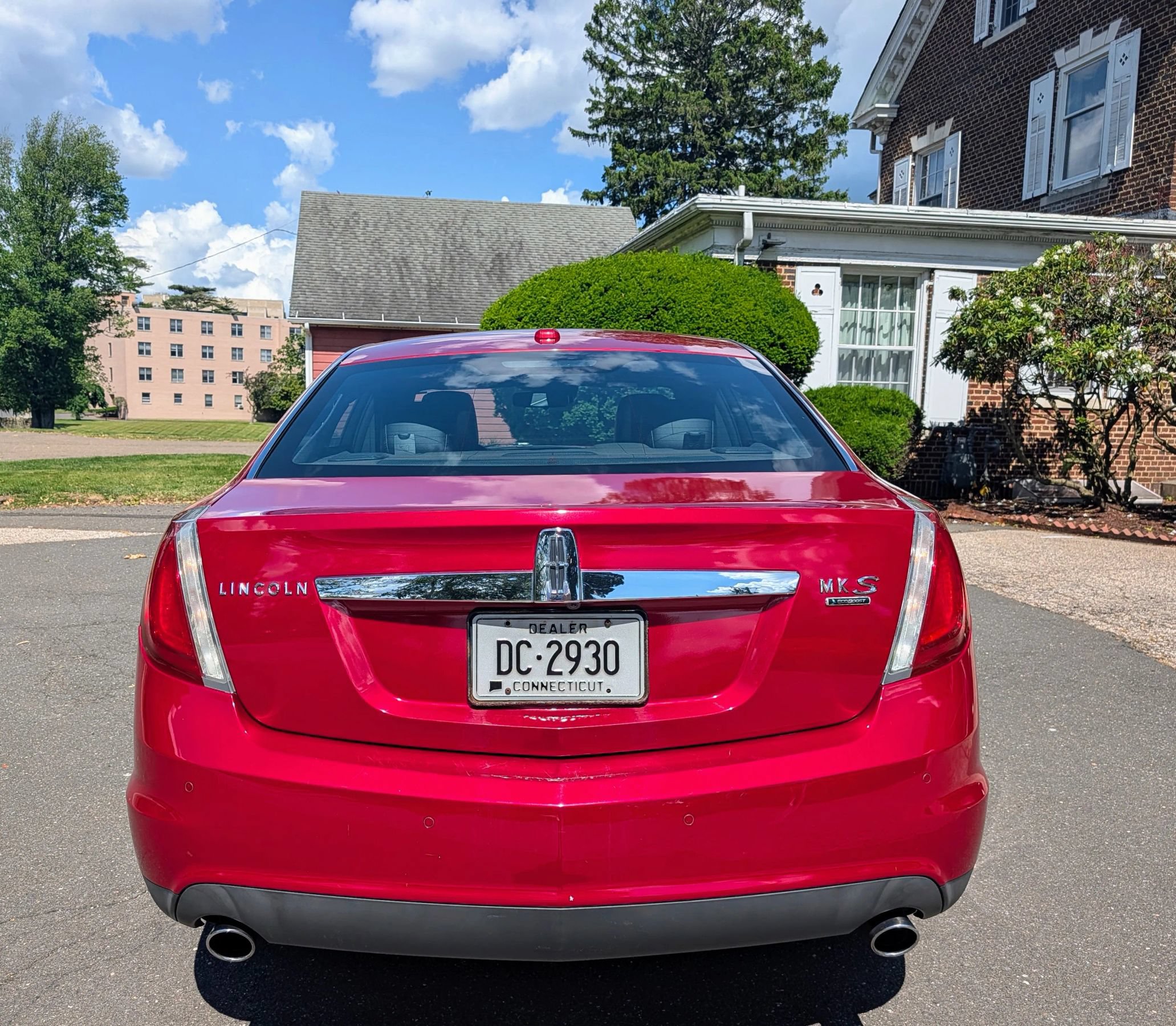 Used 2012 Lincoln MKS AWD image 3