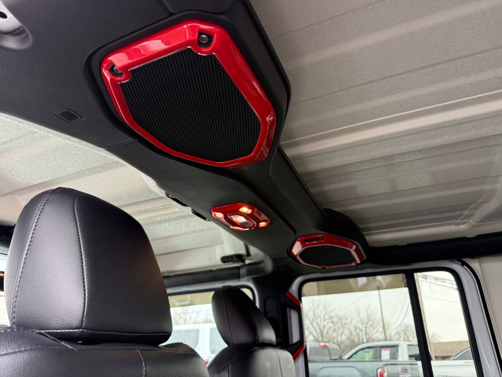 Used 2019 Jeep Wrangler Unlimited Sahara w/ Cold Weather Group image 19