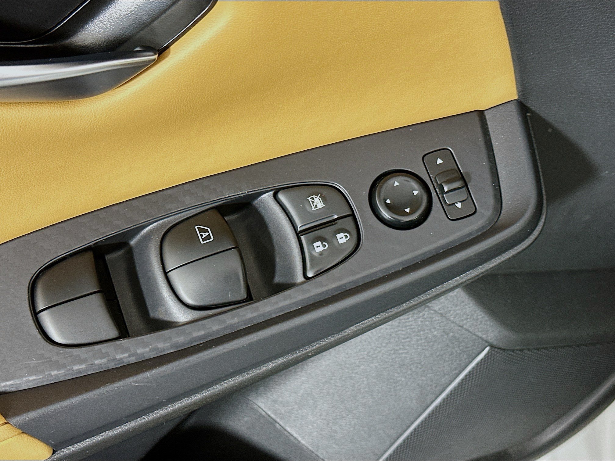 Used 2023 Nissan Sentra SV w/ SV Premium Package FWD image 15