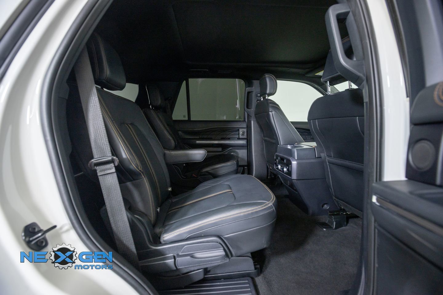Used 2023 Ford Expedition Platinum AWD/4WD image 38