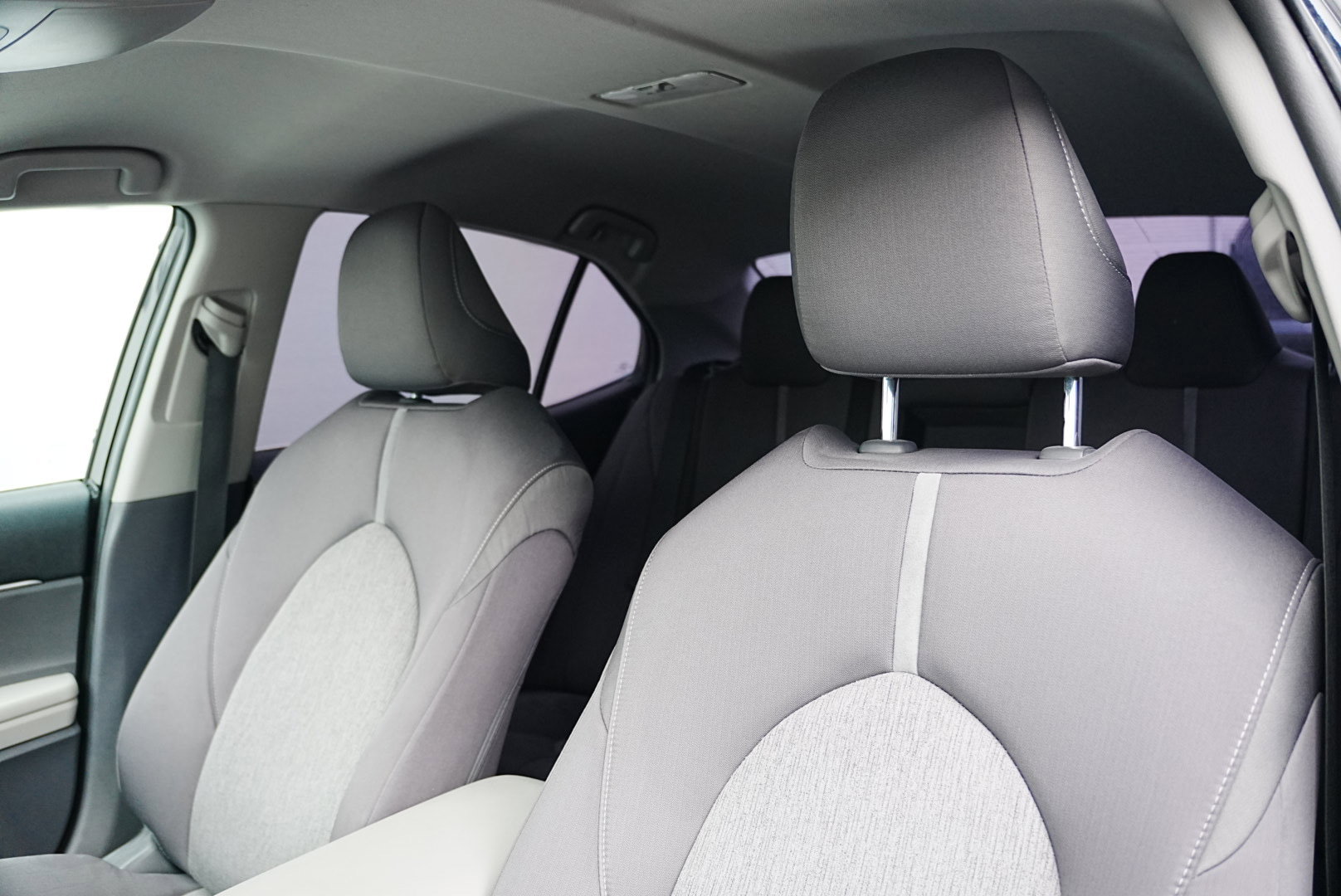 Used 2021 Toyota Camry LE image 10