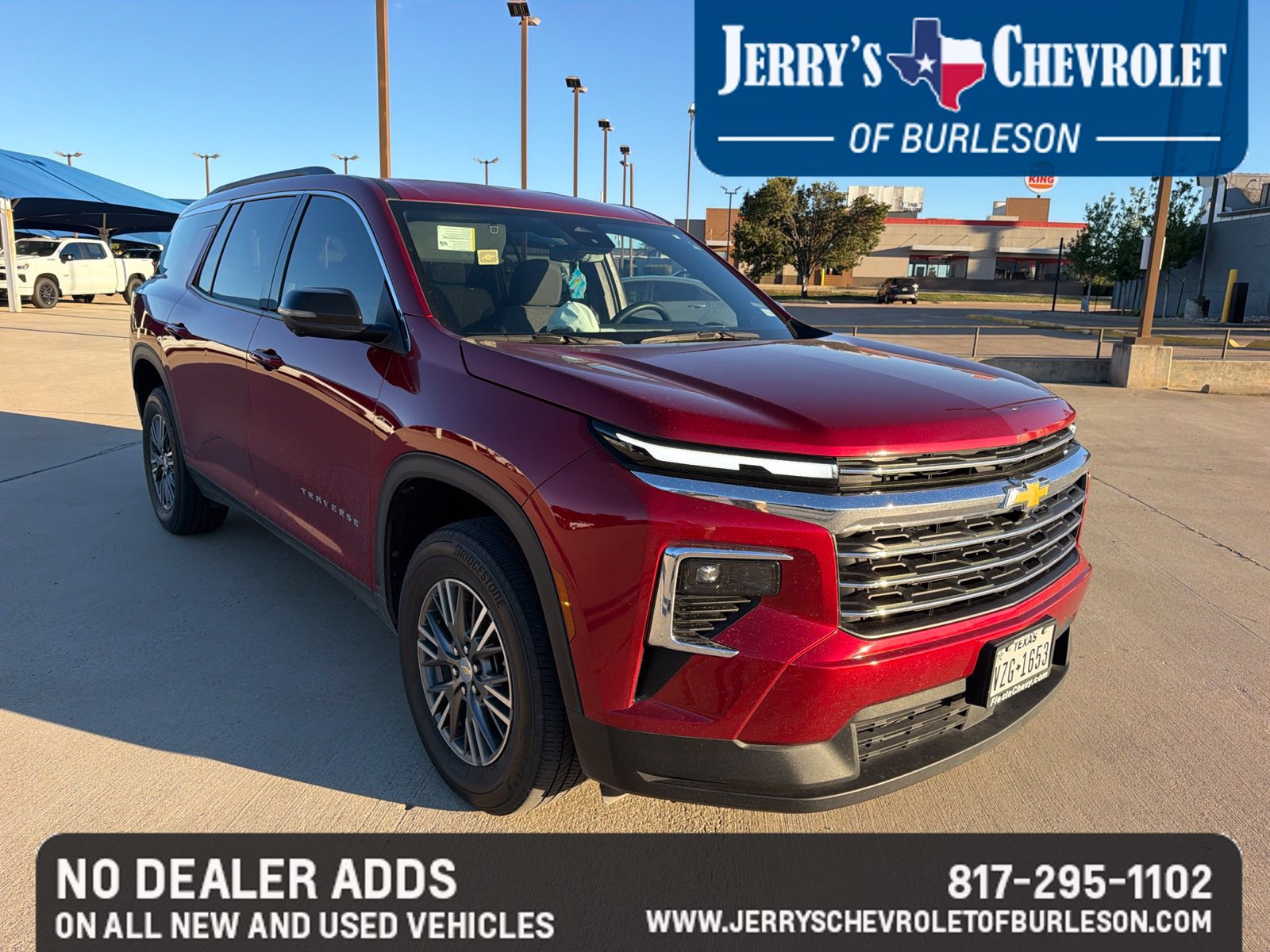 Used 2025 Chevrolet Traverse LT w/ Driver Confidence Package FWD image 4