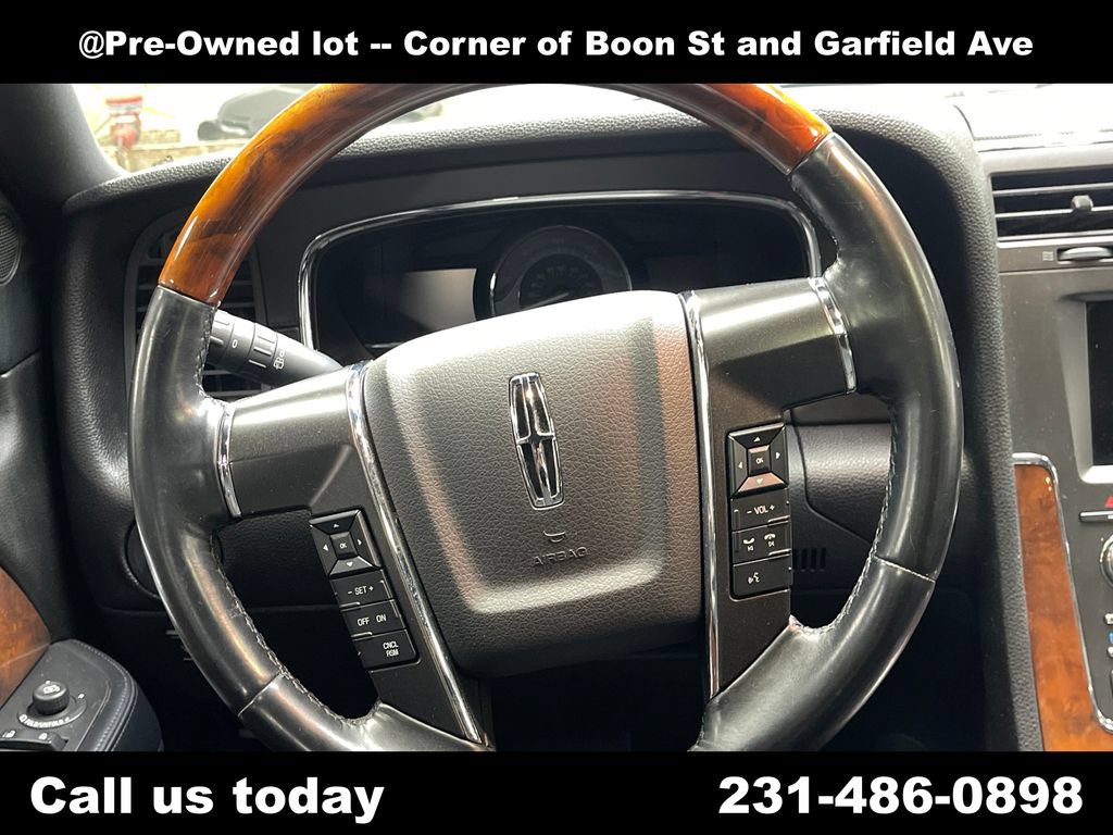 Used 2015 Lincoln Navigator 4WD image 20