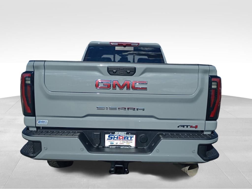Used 2025 GMC Sierra 2500 AT4 image 5