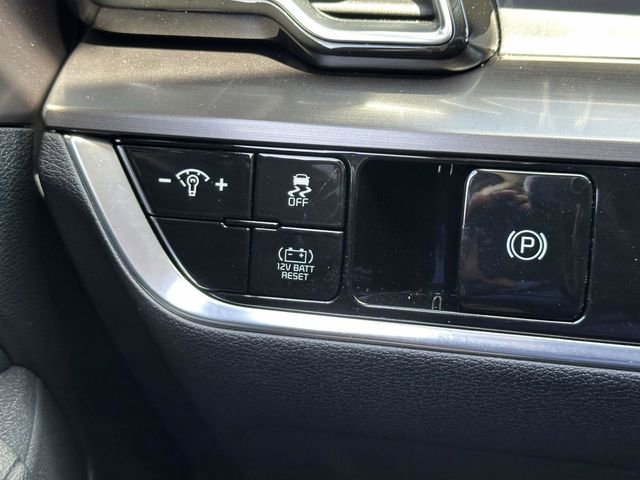 Used 2025 Kia Sportage EX image 15