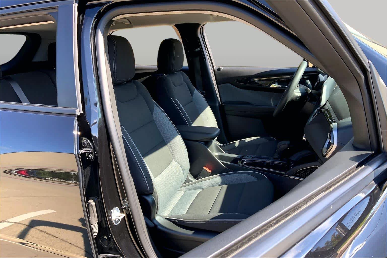 Used 2025 Chevrolet TrailBlazer LT FWD image 9