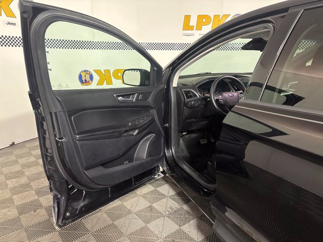 Used 2020 Ford Edge SE AWD/4WD image 9