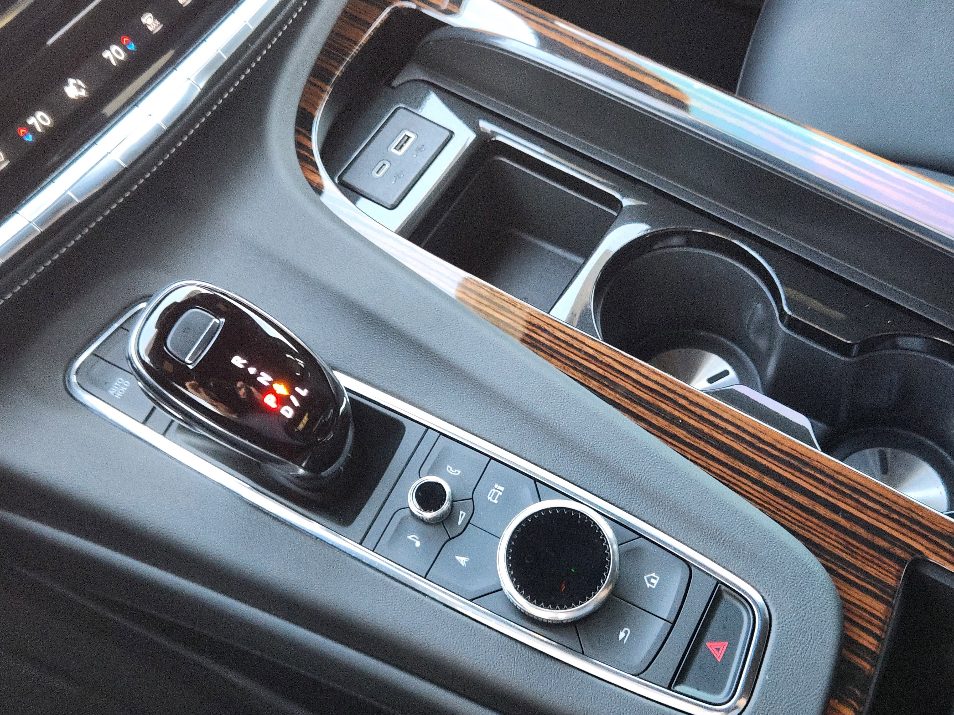 Certified 2024 Cadillac Escalade Luxury image 21