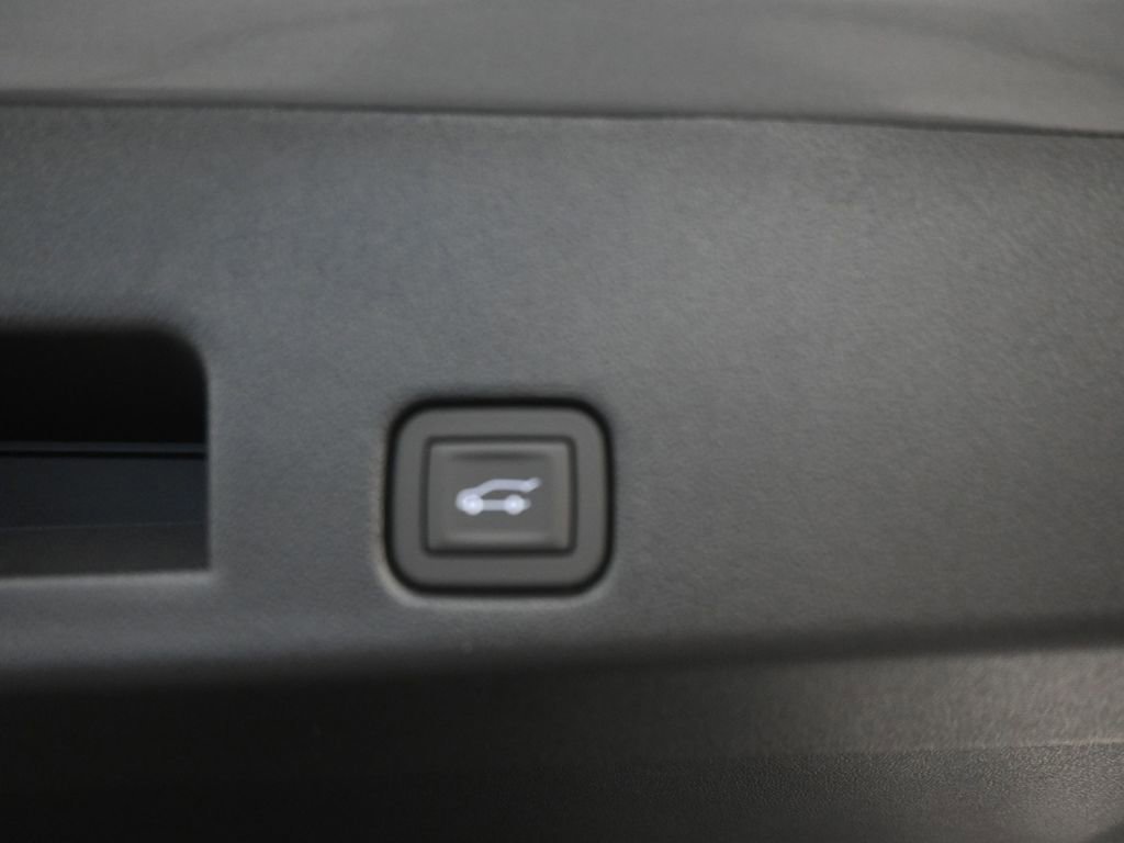 New 2026 Chevrolet Traverse LT w/ Driver Confidence Package image 9