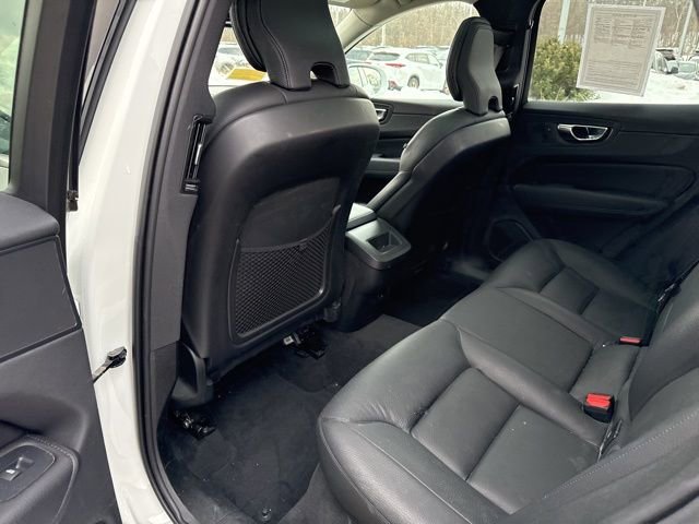 Used 2022 Volvo XC60 B5 Momentum image 26