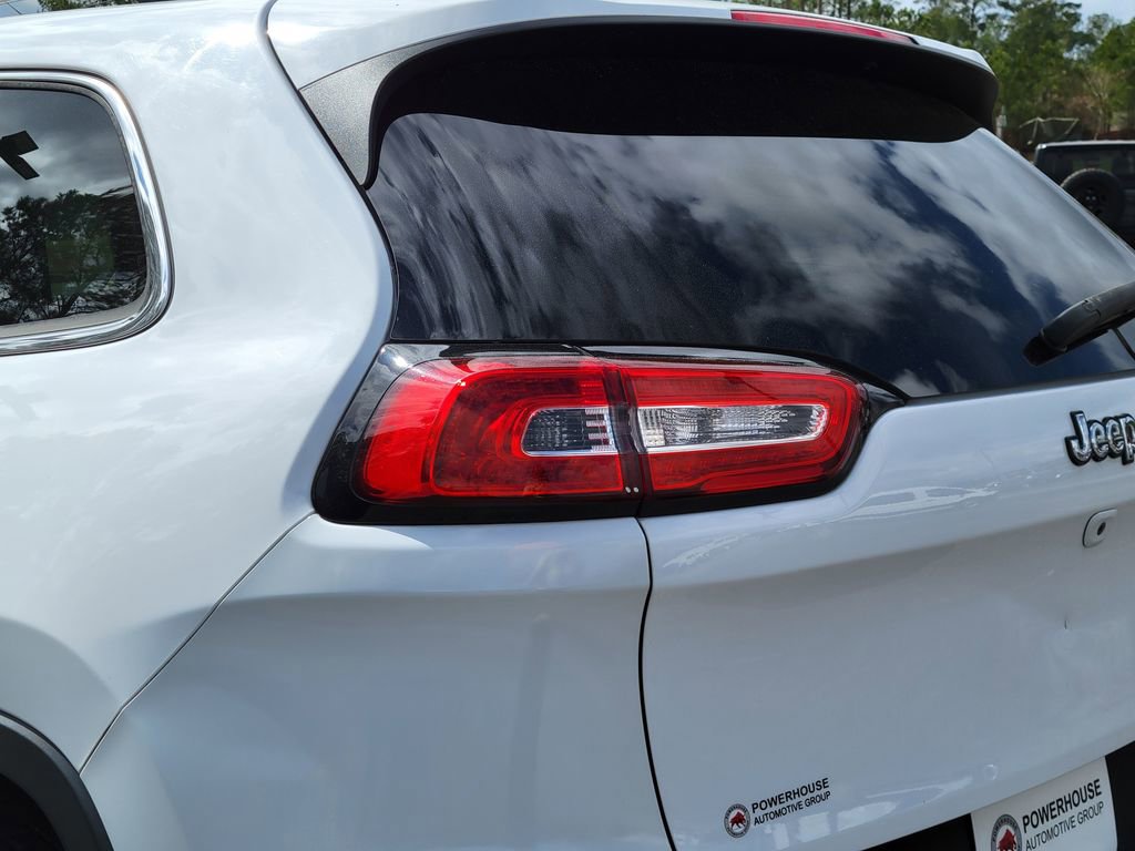 Used 2018 Jeep Cherokee Latitude image 12