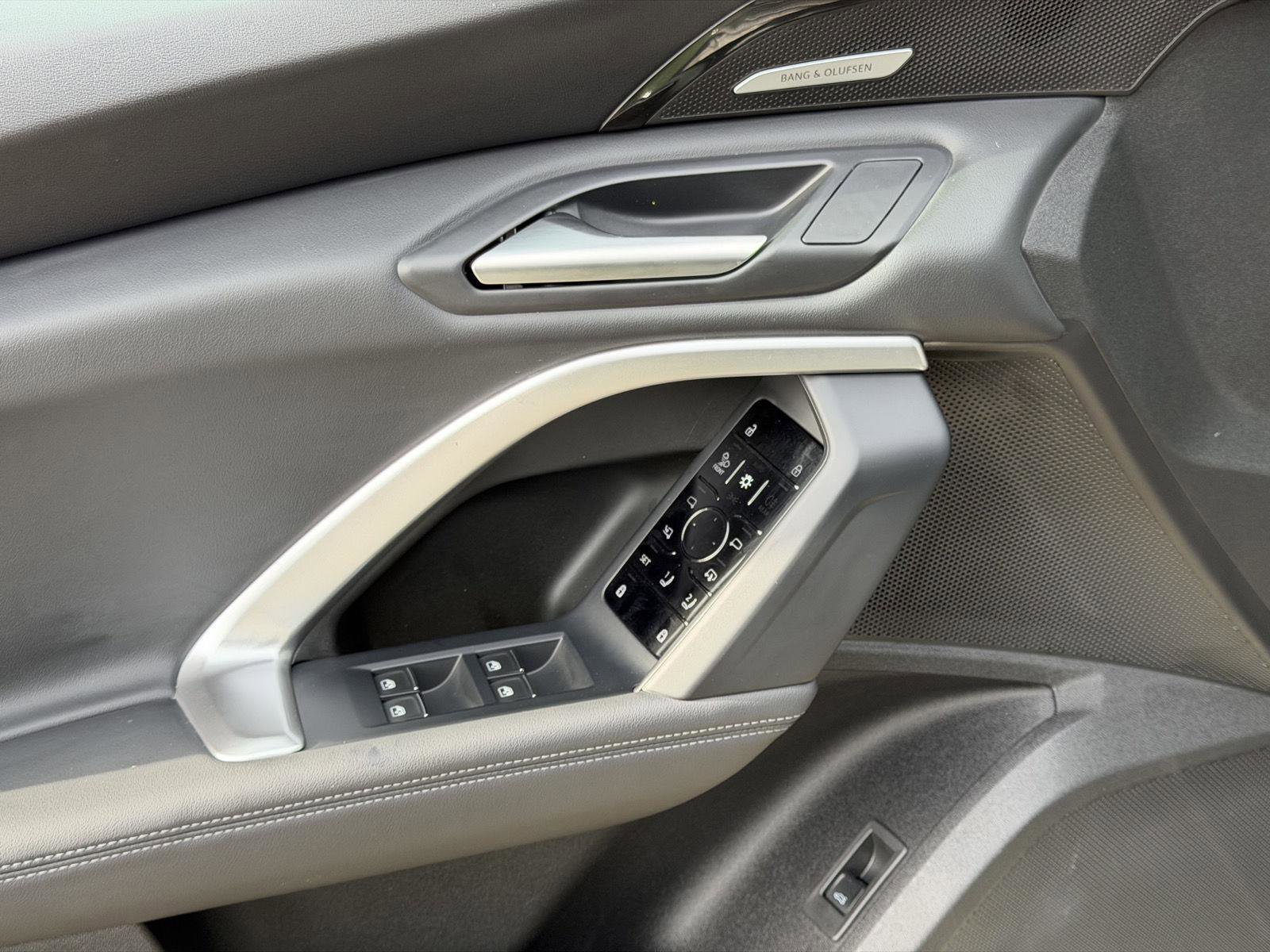 Certified 2025 Audi Q5 Premium Plus w/ Premium Plus AWD/4WD image 11