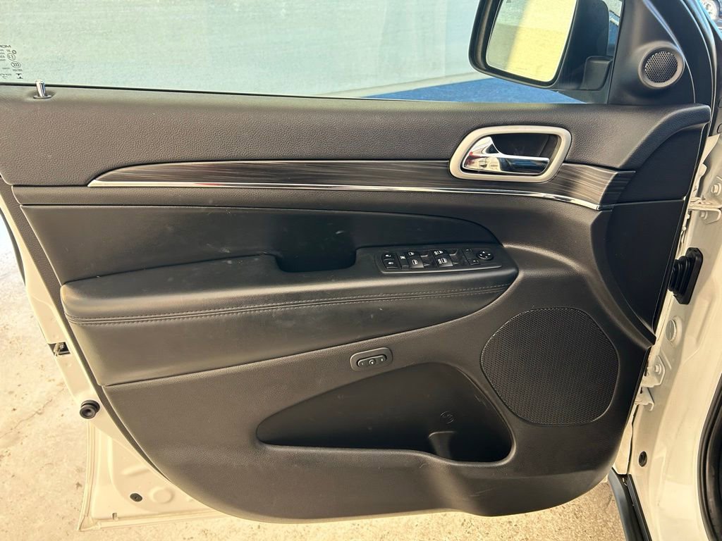 Used 2019 Jeep Grand Cherokee Limited image 23