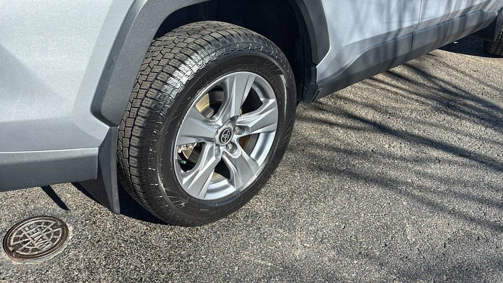 Used 2022 Toyota RAV4 XLE w/ Convenience Package image 8