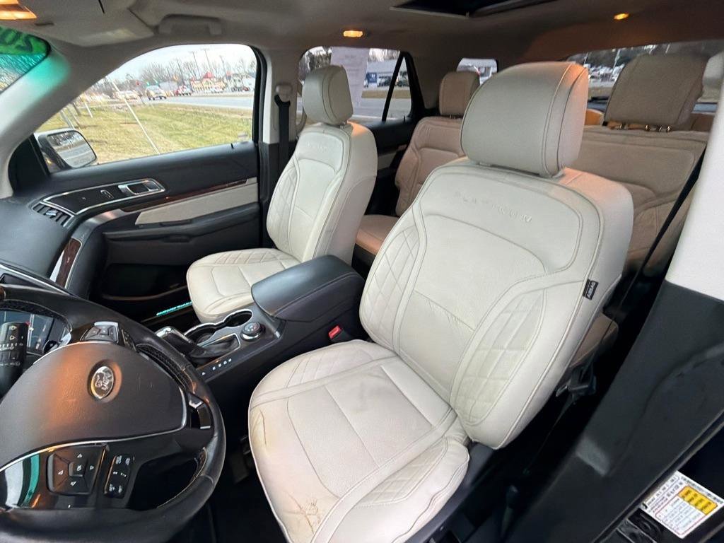 Used 2017 Ford Explorer Platinum image 26