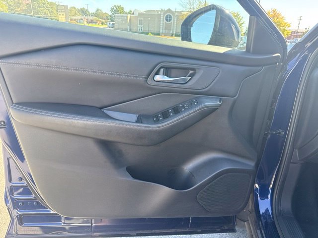 Used 2024 Nissan Rogue SV w/ SV Premium Package AWD/4WD image 14