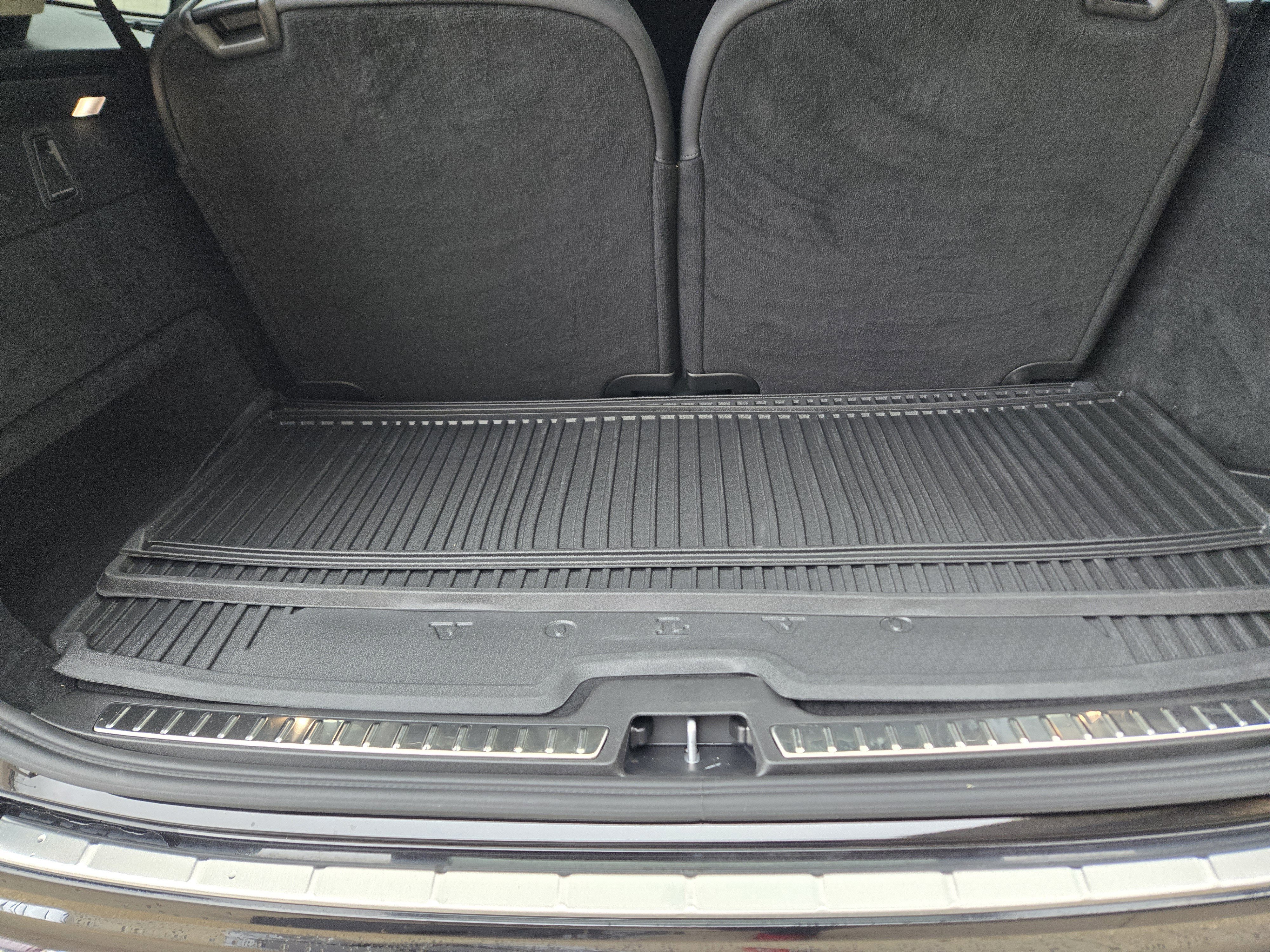 New 2025 Volvo XC90 T8 Core w/ Protection Package image 31