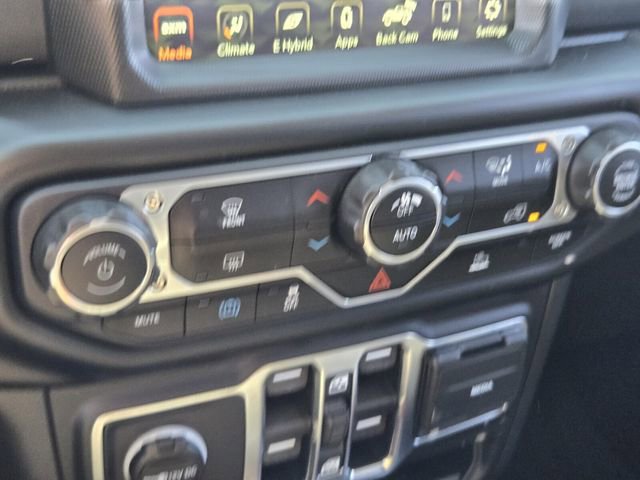 Used 2021 Jeep Wrangler Unlimited Sahara image 23