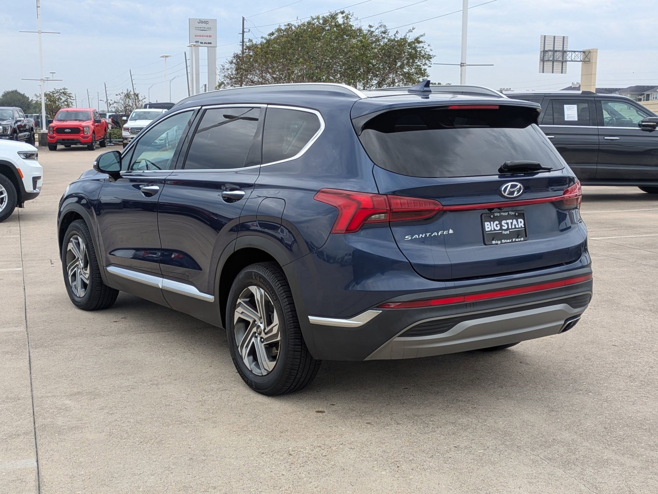 Used 2021 Hyundai Santa Fe SEL w/ Convenience + Premium Package image 6