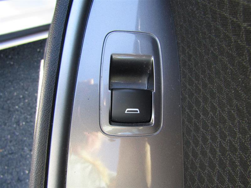 Used 2023 Chevrolet Malibu LT image 29