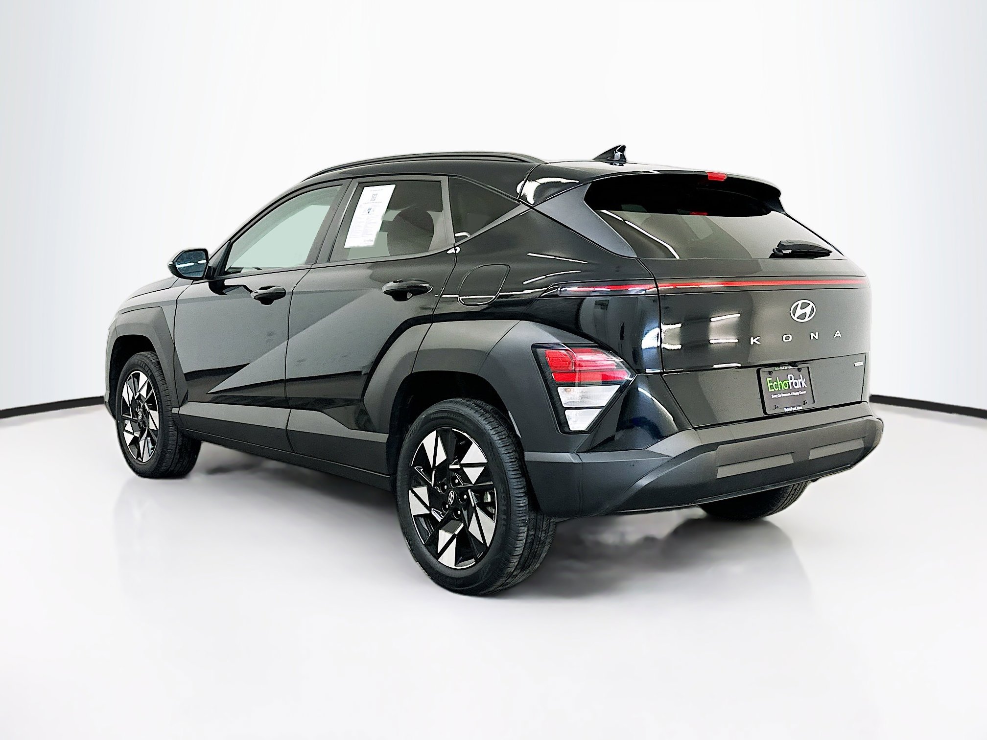 Used 2024 Hyundai Kona SEL image 5