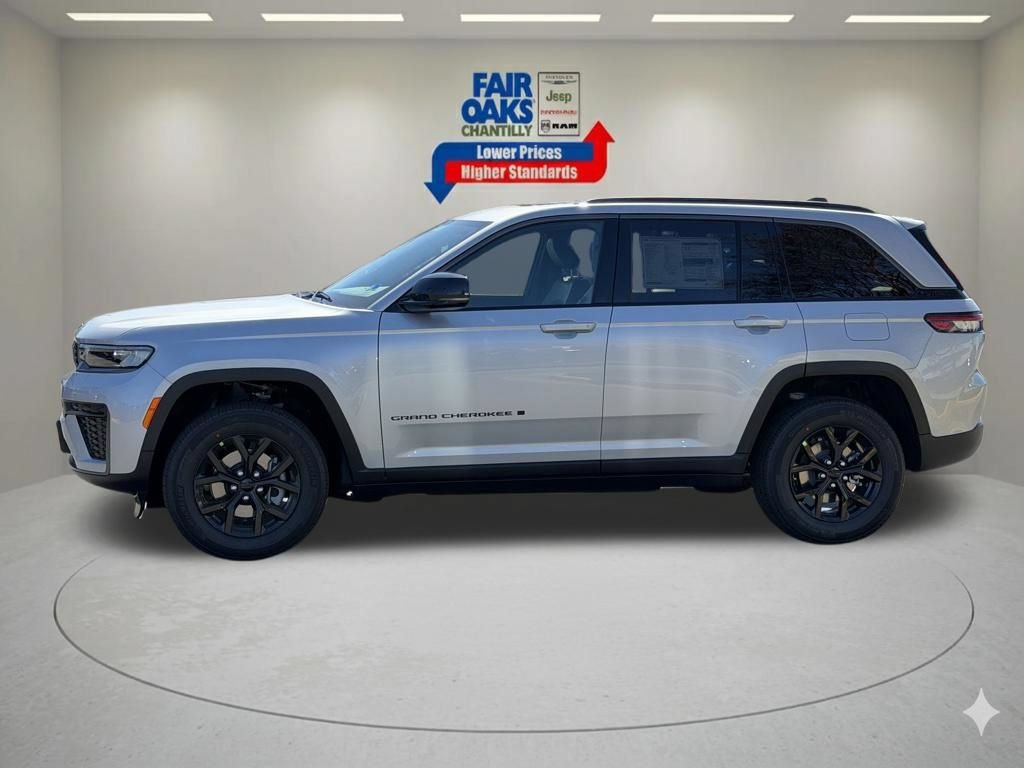 New 2026 Jeep Grand Cherokee Altitude AWD/4WD image 10