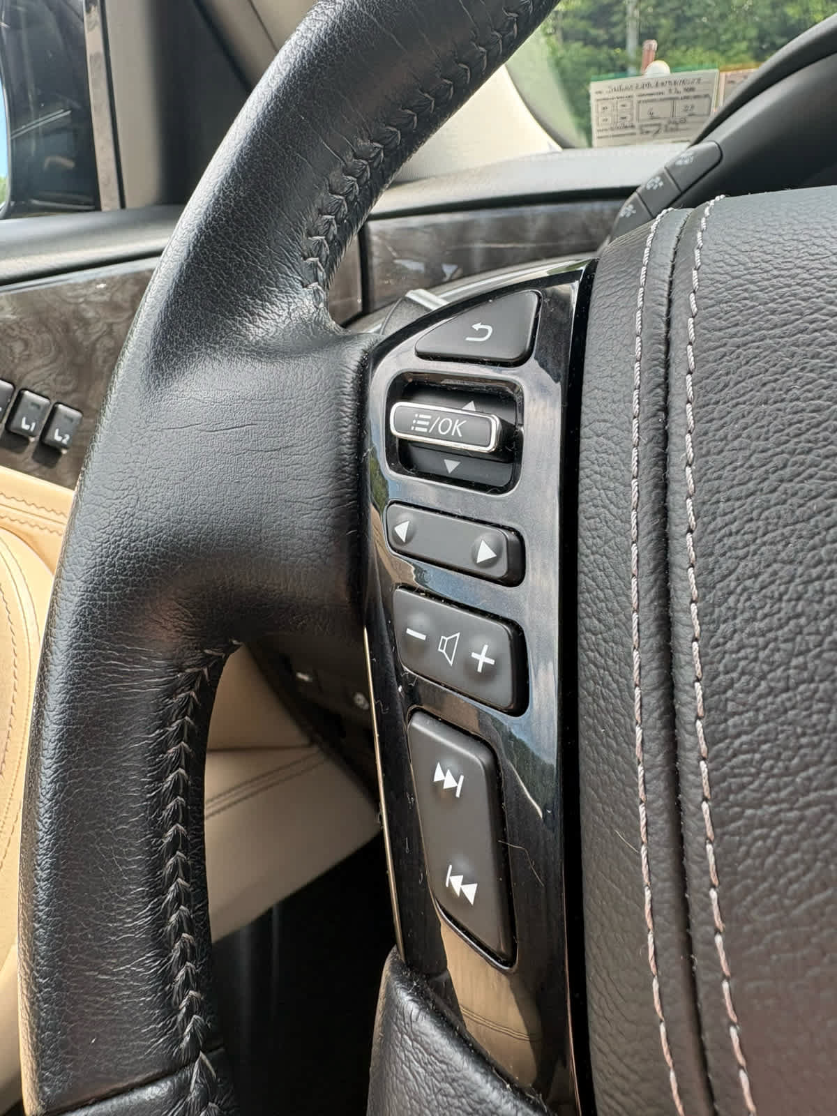 Used 2022 Nissan Armada Platinum w/ Captain's Chairs Package AWD/4WD image 21