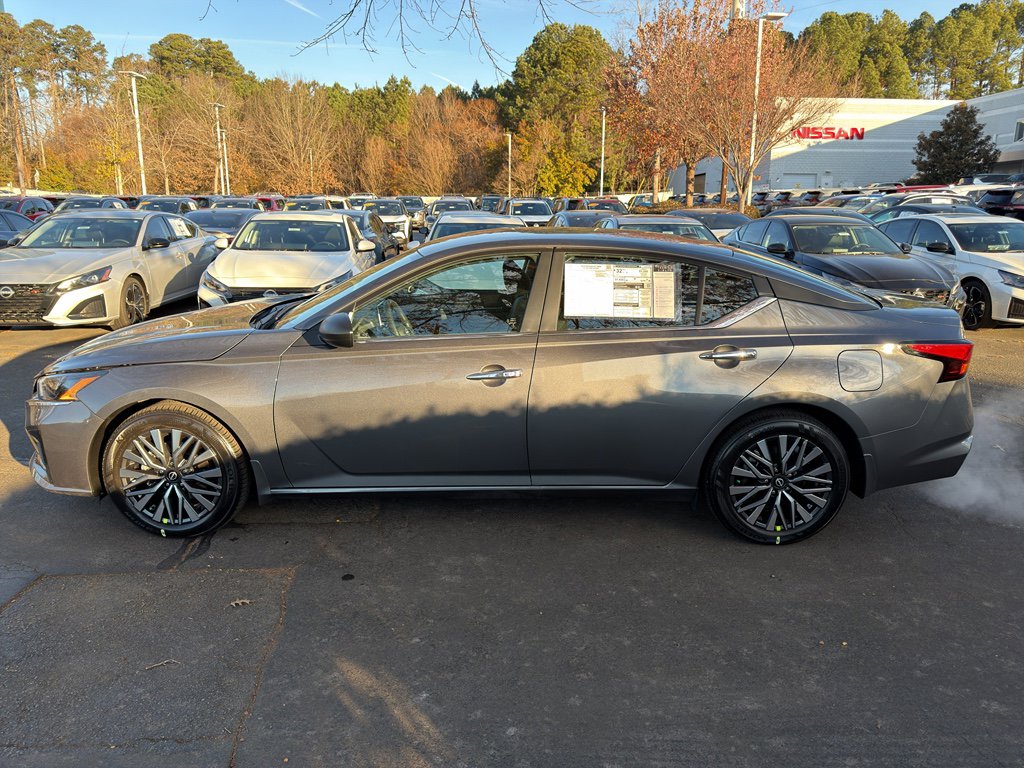 New 2025 Nissan Altima 2.5 SV image 4